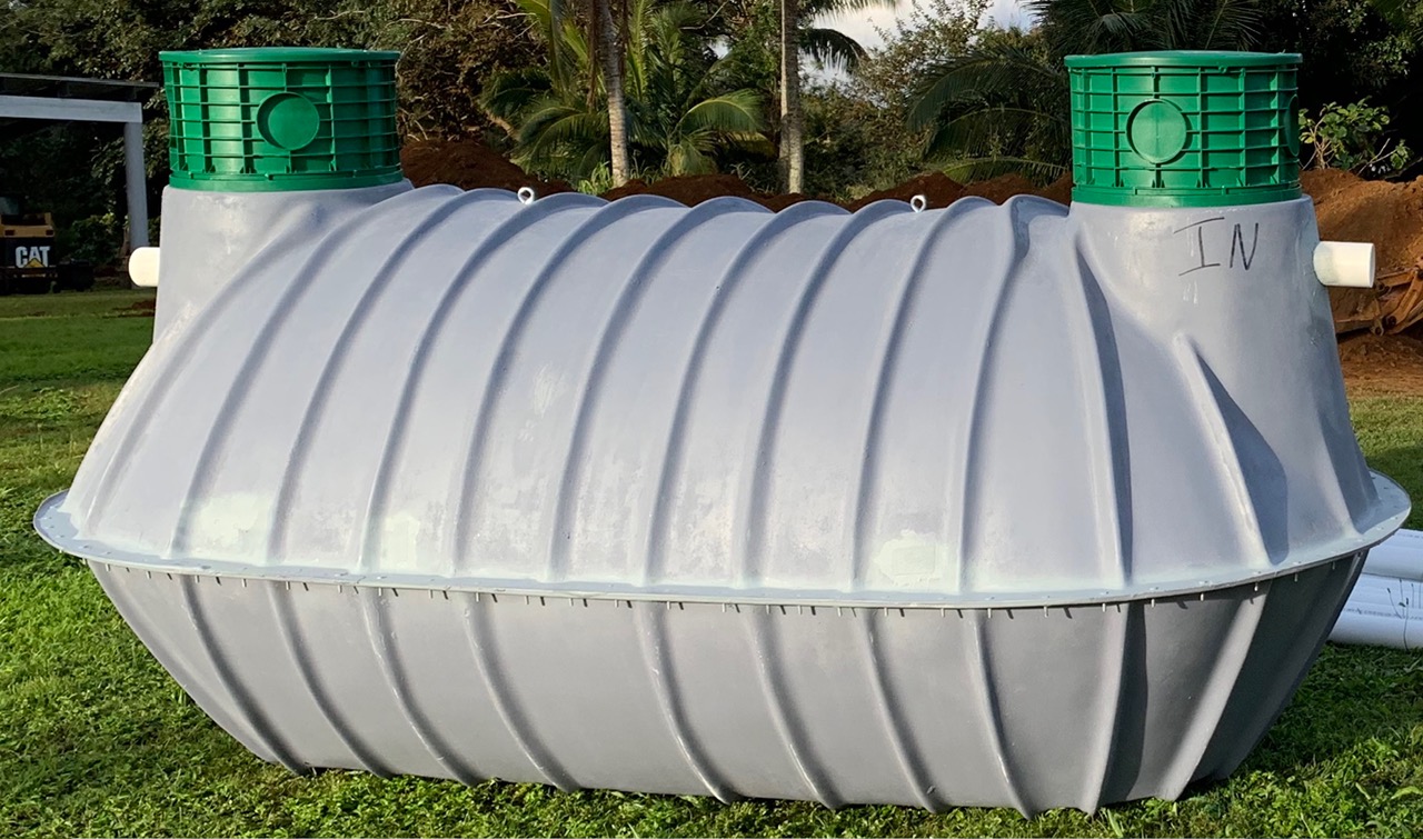 Fiberglass septic tank